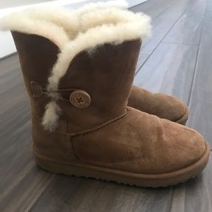 Girls Ugg Bailey Button